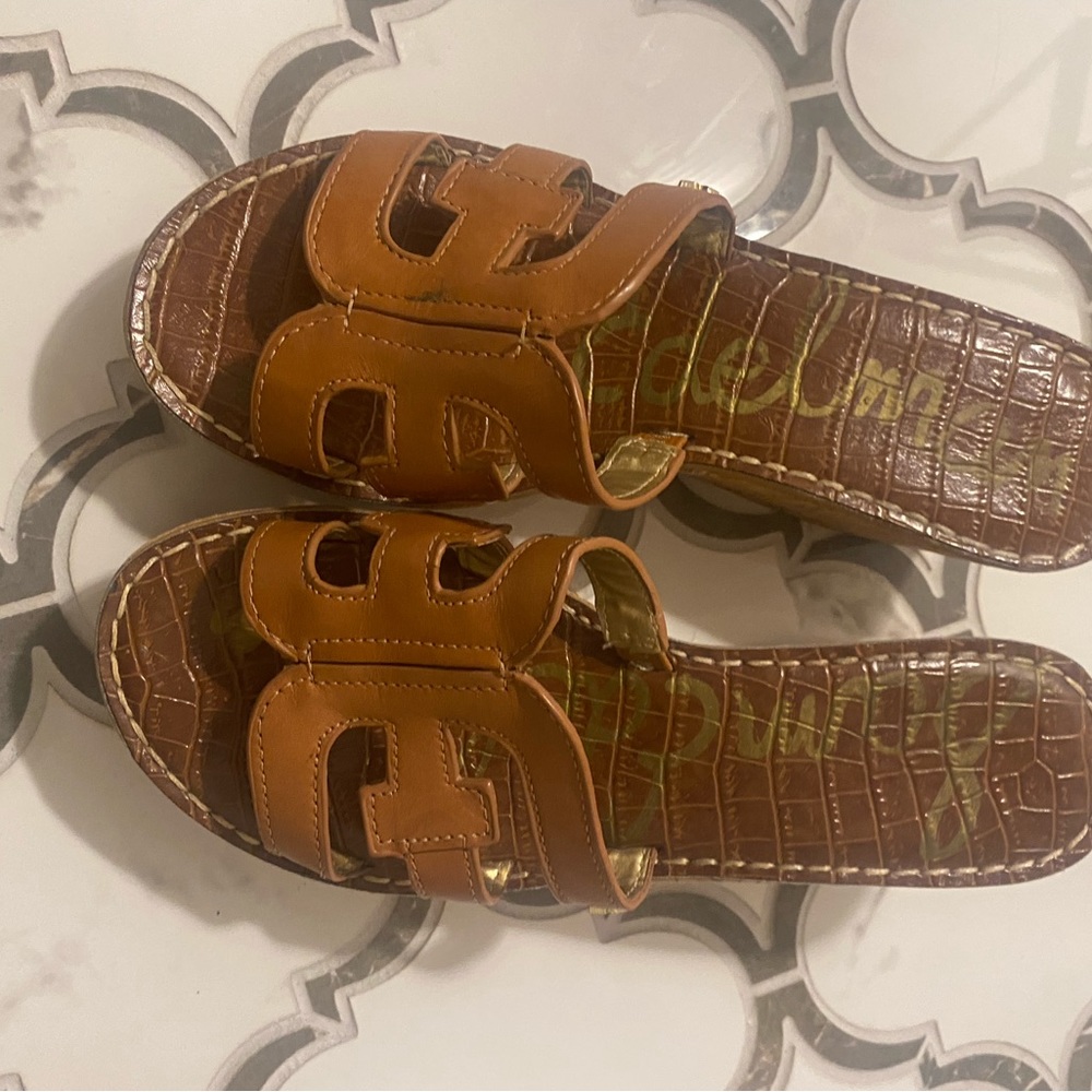Size 6 excellent condition.